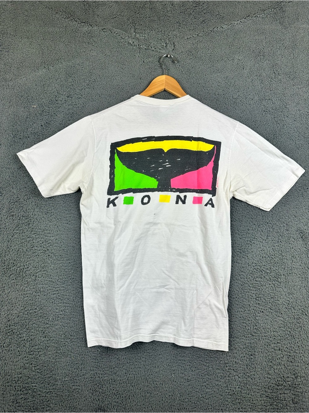 Vintage Crazy Shirts Hawaii Kona Whale Tail T-Shirt Mens Large White Neon 90s